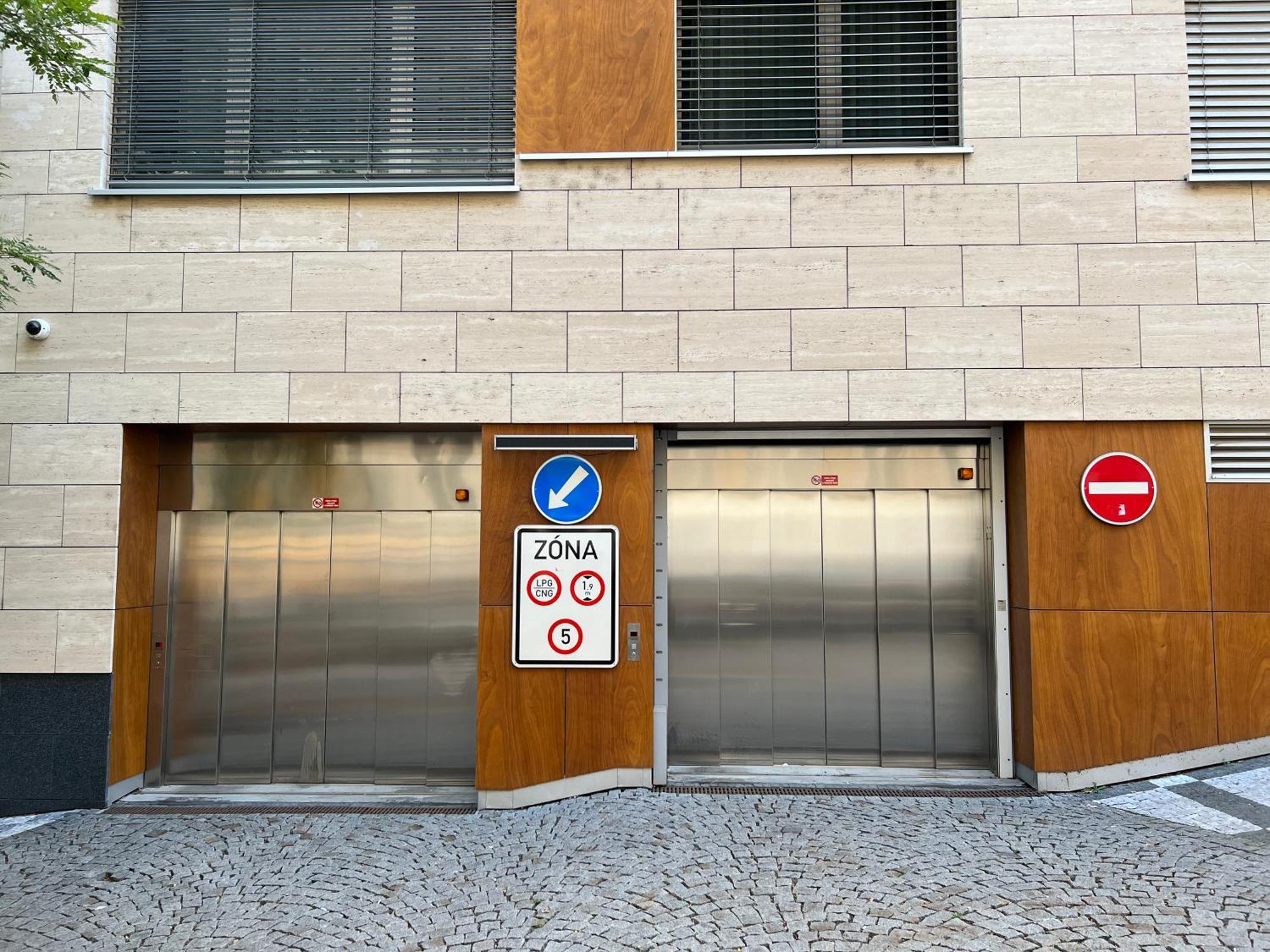 Quiet Apartment In The Centre Prag Exteriör bild